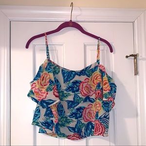 NWT 🏷 Floral Crop